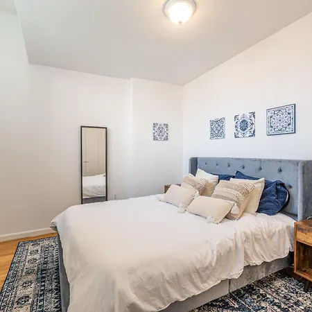 Amazing Furnished 1 Bedroom Penthouse Midtown West